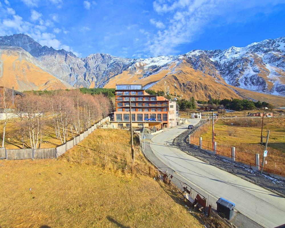 Alpine Lounge Boutique Hotel Kazbegi Ruang foto