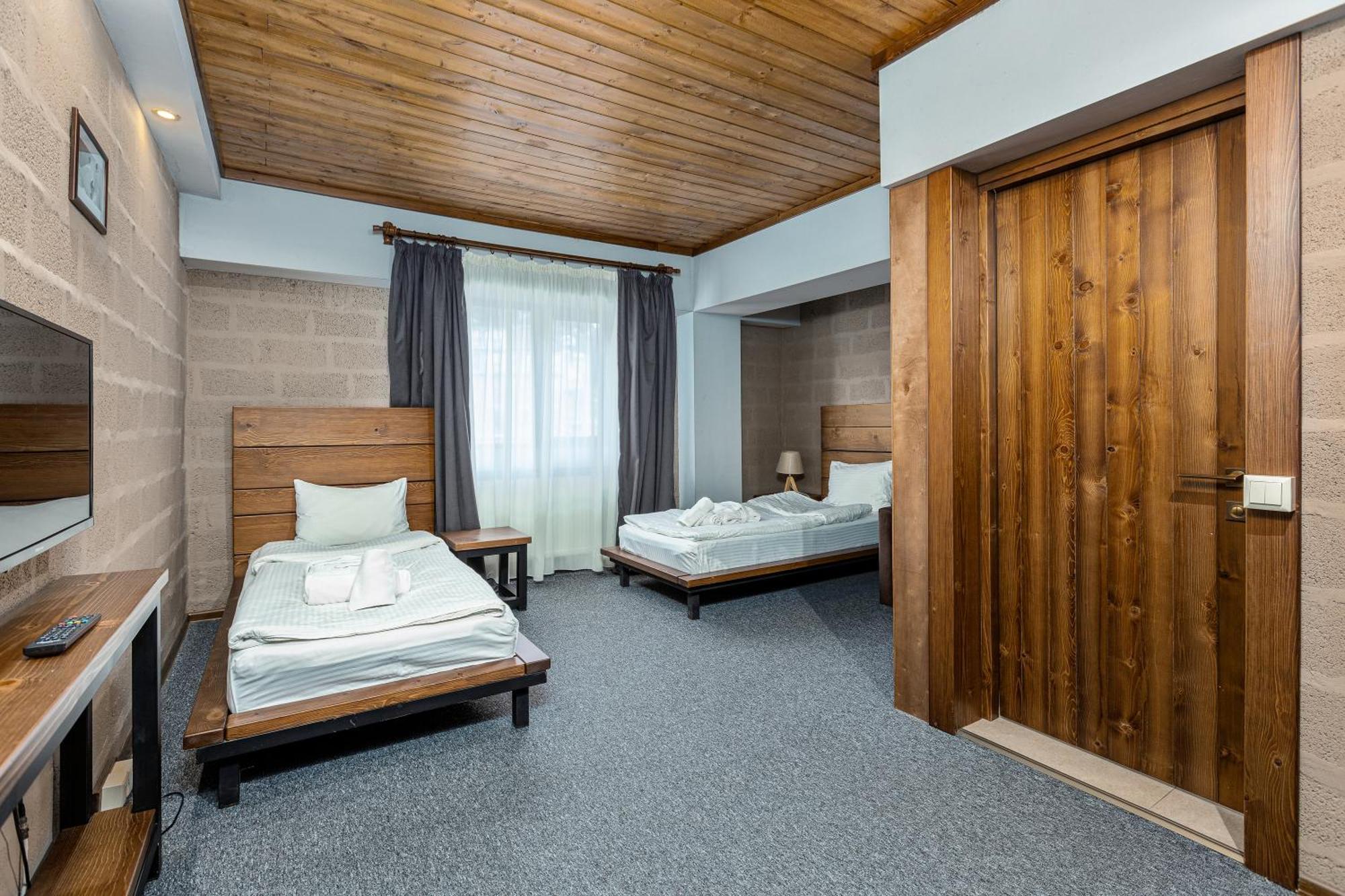 Alpine Lounge Boutique Hotel Kazbegi Ruang foto