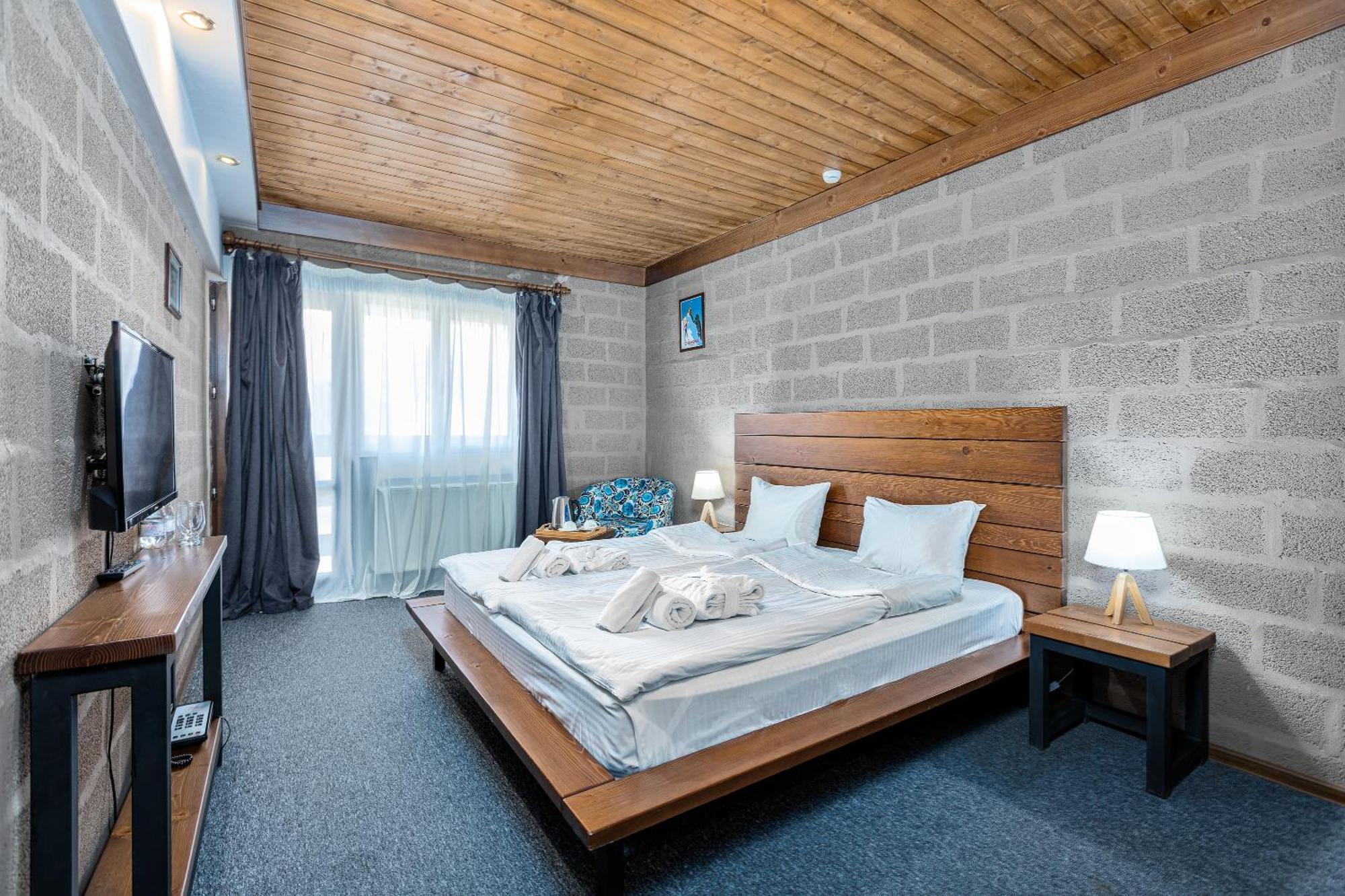 Alpine Lounge Boutique Hotel Kazbegi Ruang foto
