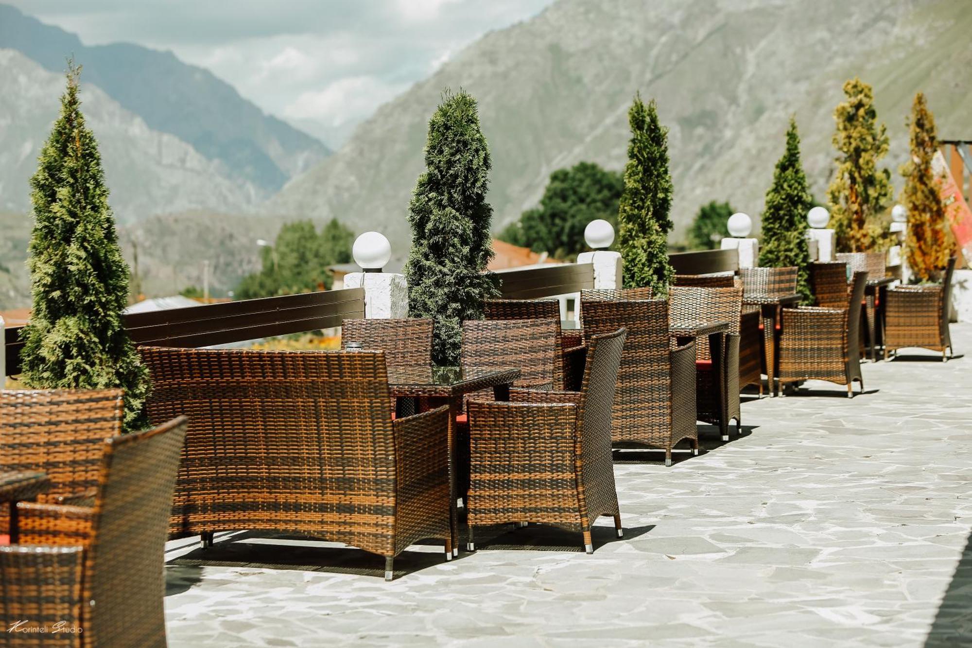 Alpine Lounge Boutique Hotel Kazbegi Bagian luar foto