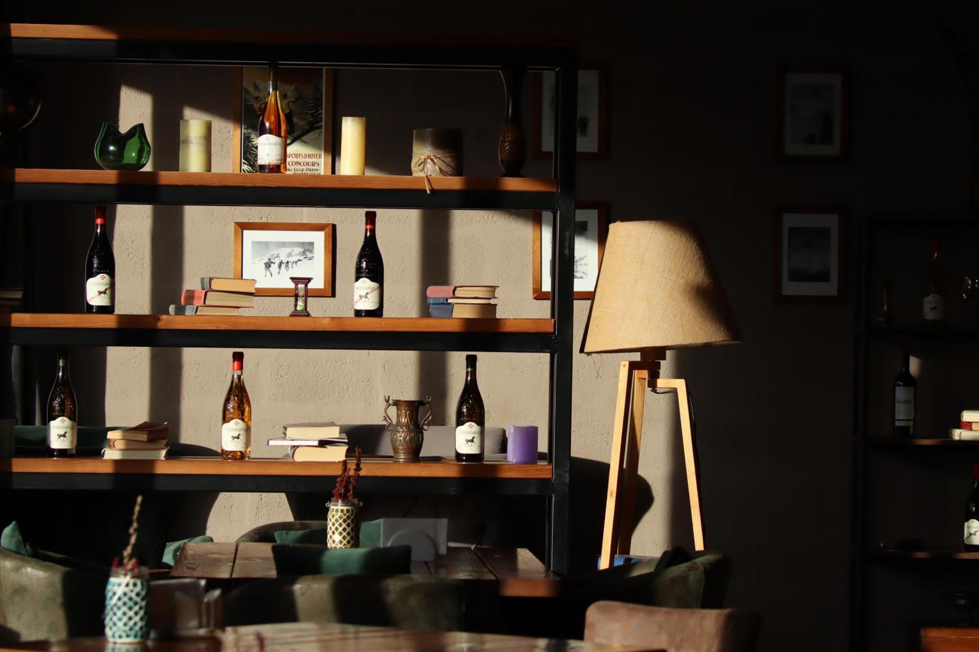 Alpine Lounge Boutique Hotel Kazbegi Bagian luar foto