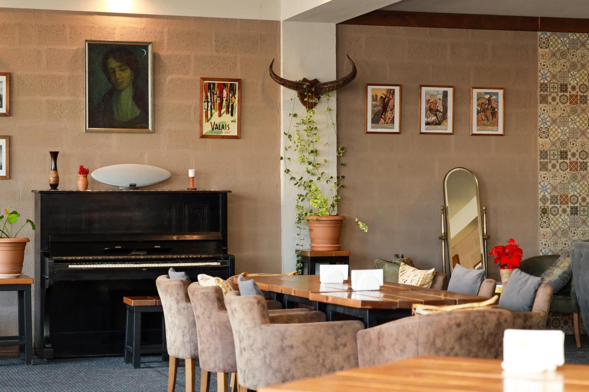 Alpine Lounge Boutique Hotel Kazbegi Bagian luar foto